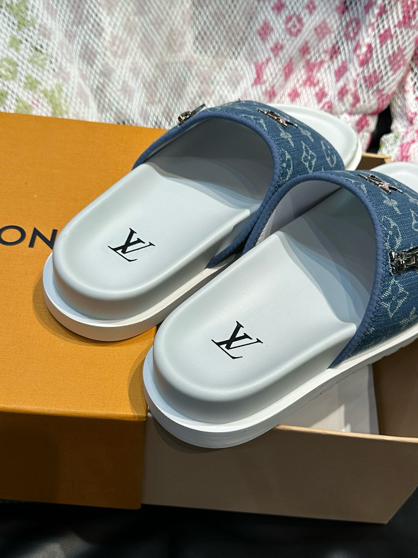 Louis Vuitton Slippers